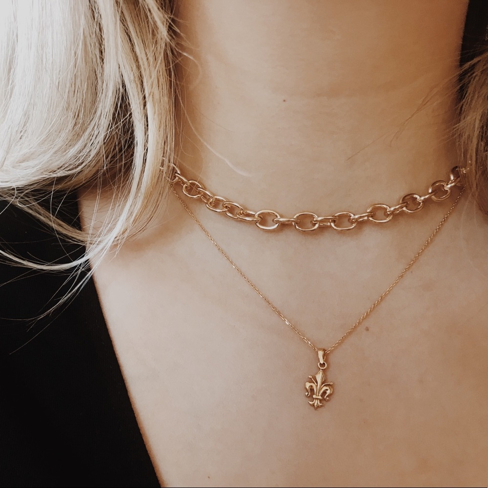 Gold thick chain necklace